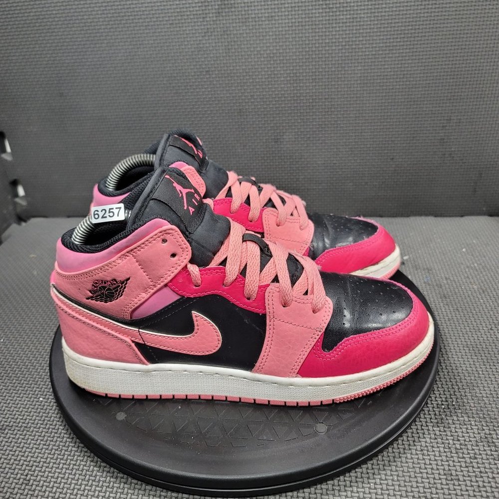 💕🖤Jordan Women's Sneakers in Pink and Black🖤💕